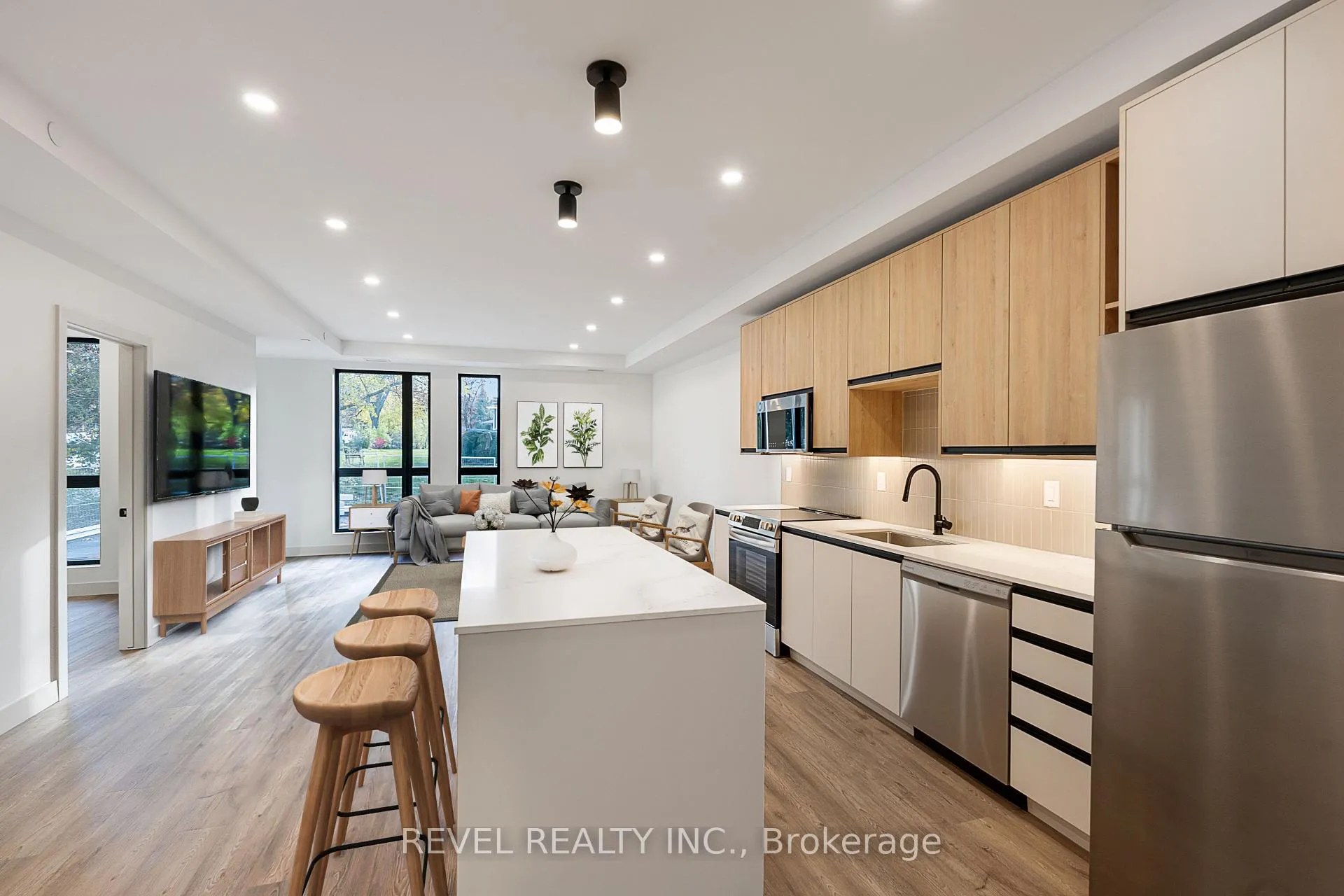 Front of Unit 203, 4390 Hillview Drive