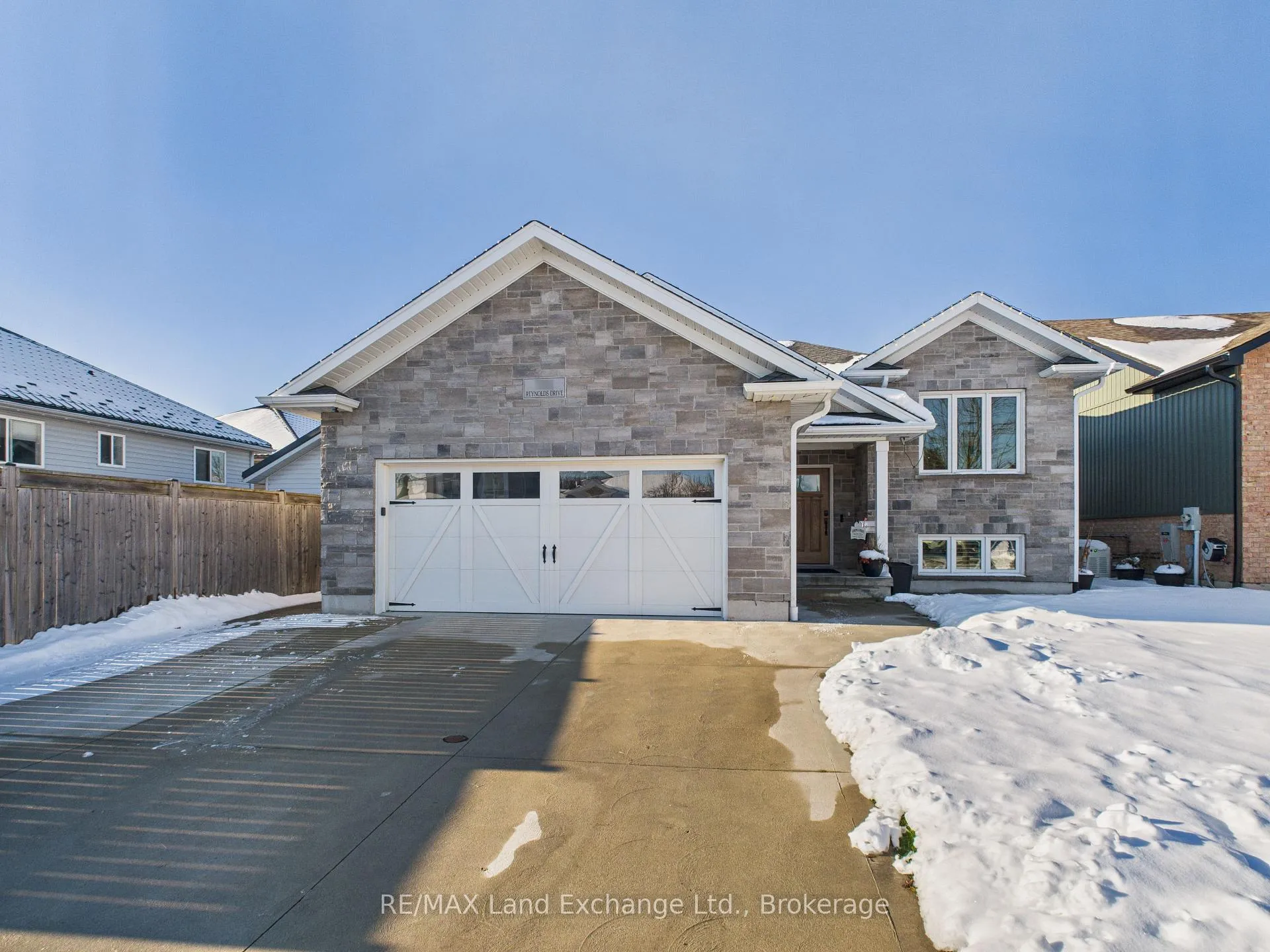 Photo 2 of 756 Reynolds Drive, Kincardine — HOMEH