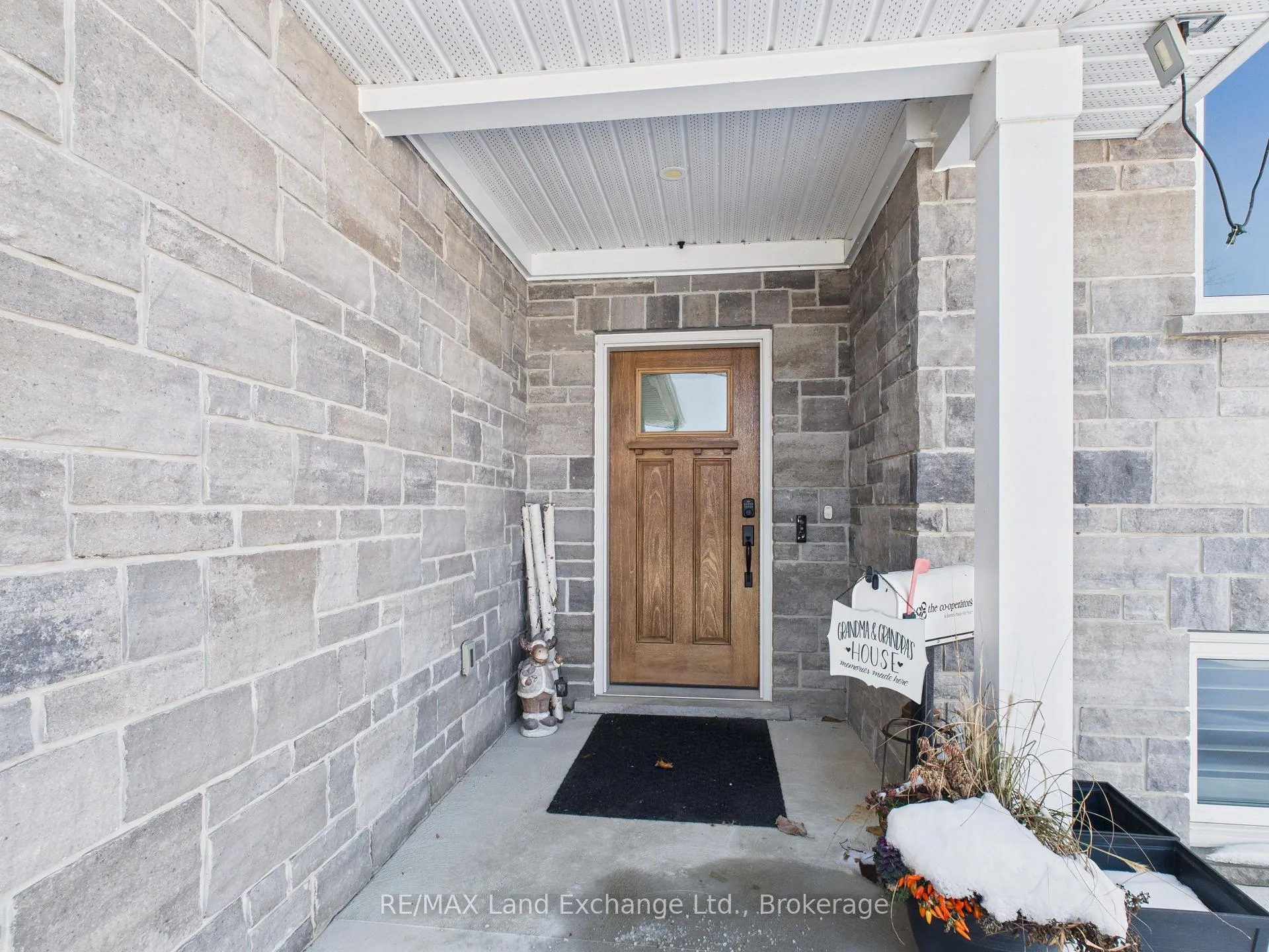 Photo 3 of 756 Reynolds Drive, Kincardine — HOMEH