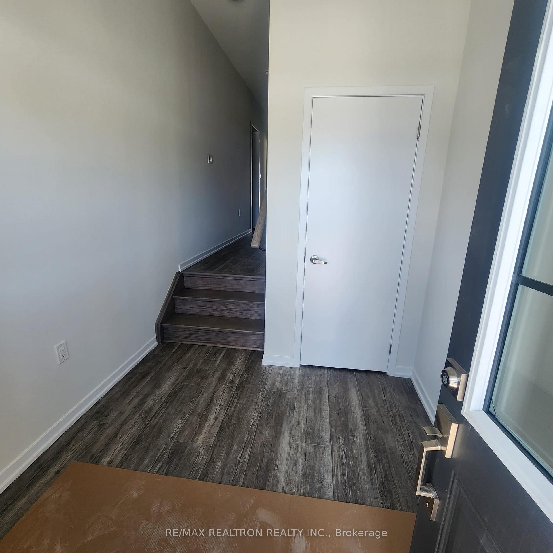 Photo 12 of 1550 Wheatcroft Drive, Oshawa, Kedron — HOMEH