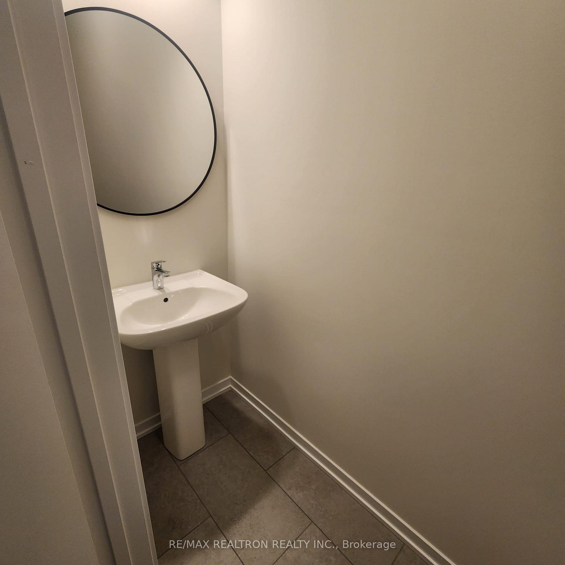 Photo 2 of 1550 Wheatcroft Drive, Oshawa, Kedron — HOMEH