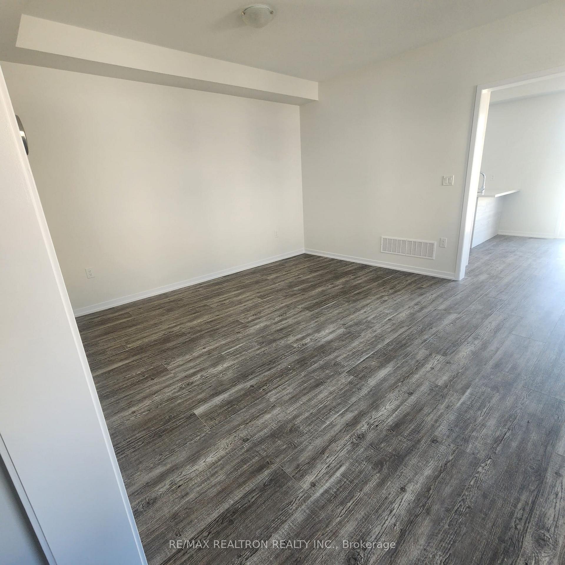 Photo 7 of 1550 Wheatcroft Drive, Oshawa, Kedron — HOMEH