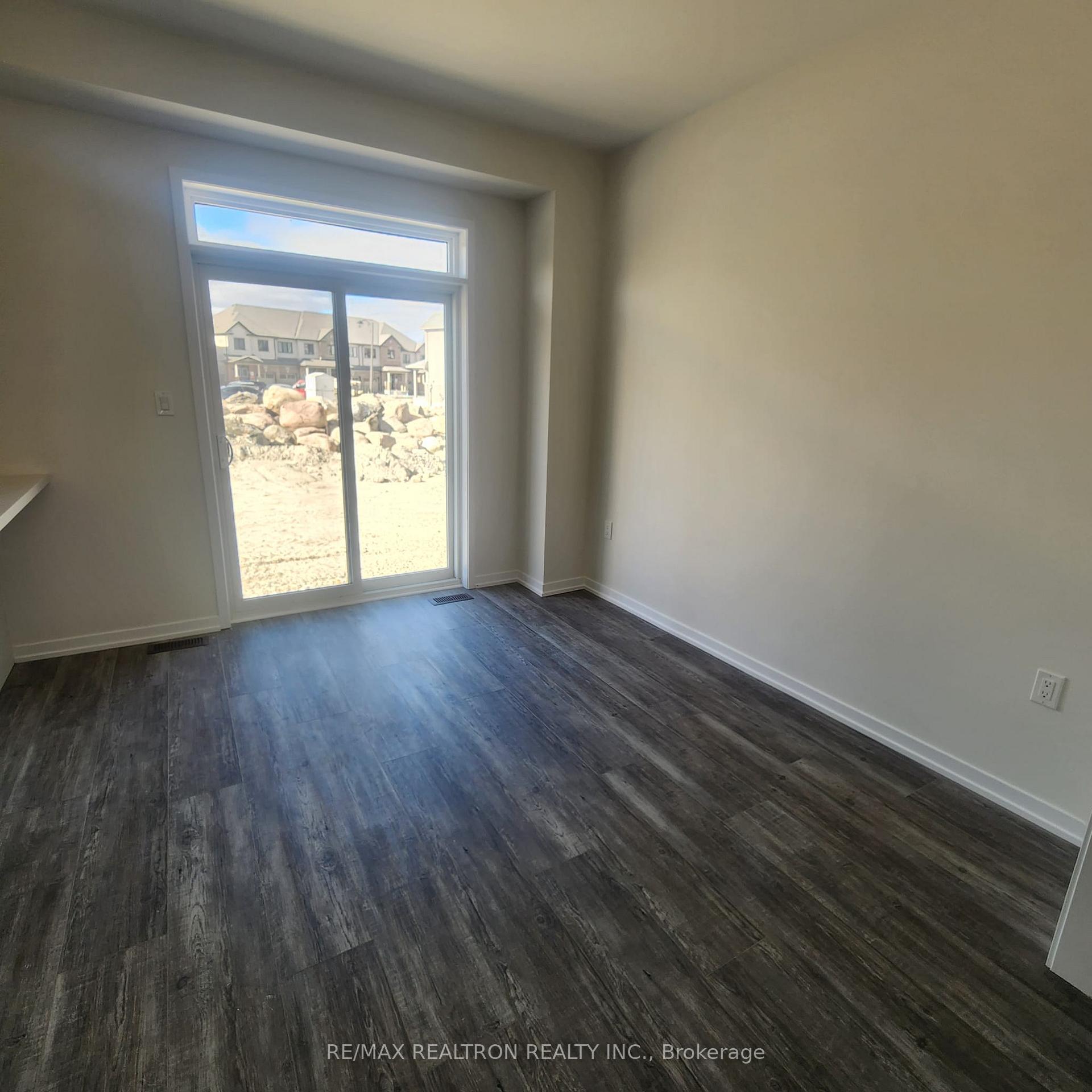Photo 14 of 1550 Wheatcroft Drive, Oshawa, Kedron — HOMEH