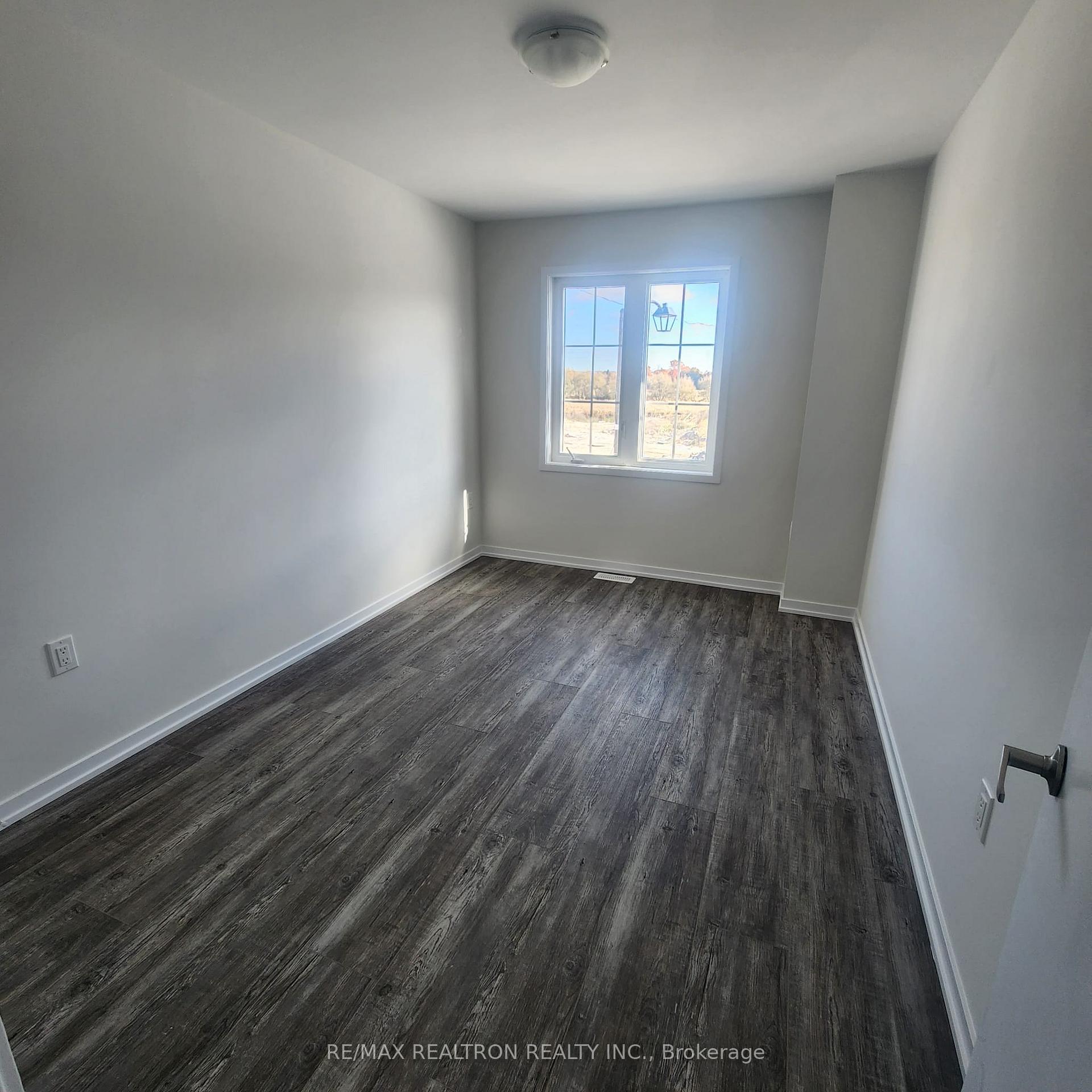 Photo 18 of 1550 Wheatcroft Drive, Oshawa, Kedron — HOMEH