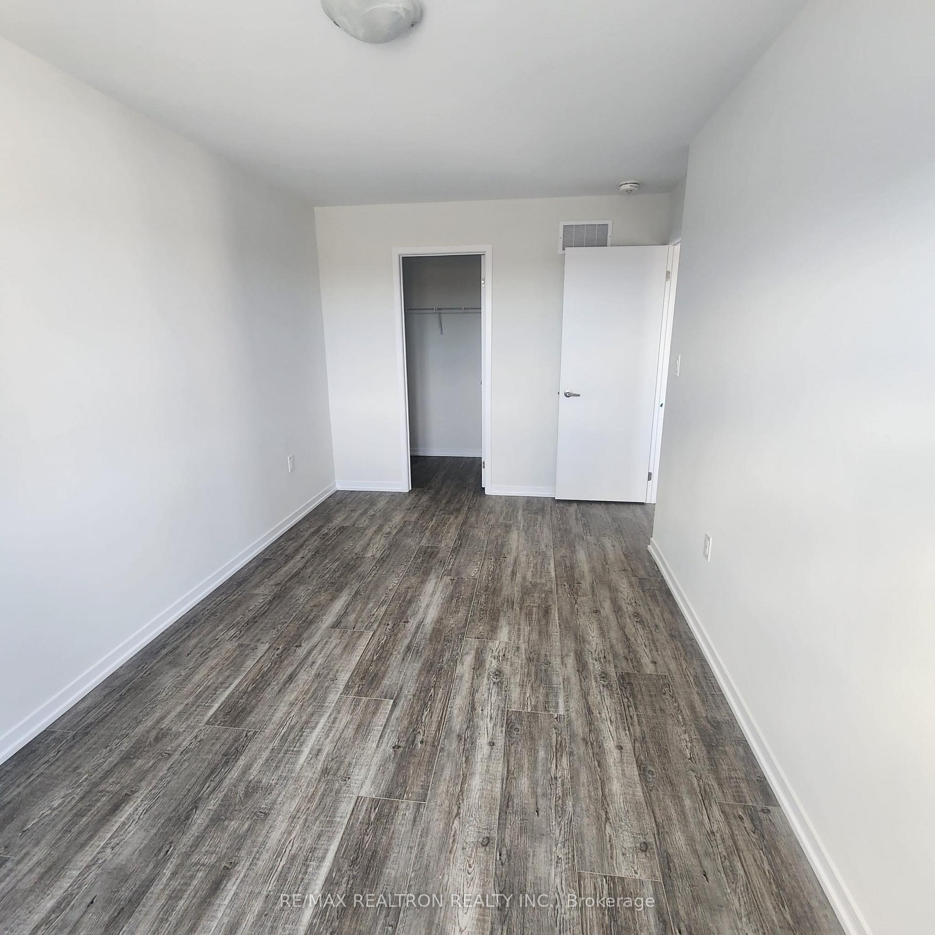 Photo 16 of 1550 Wheatcroft Drive, Oshawa, Kedron — HOMEH