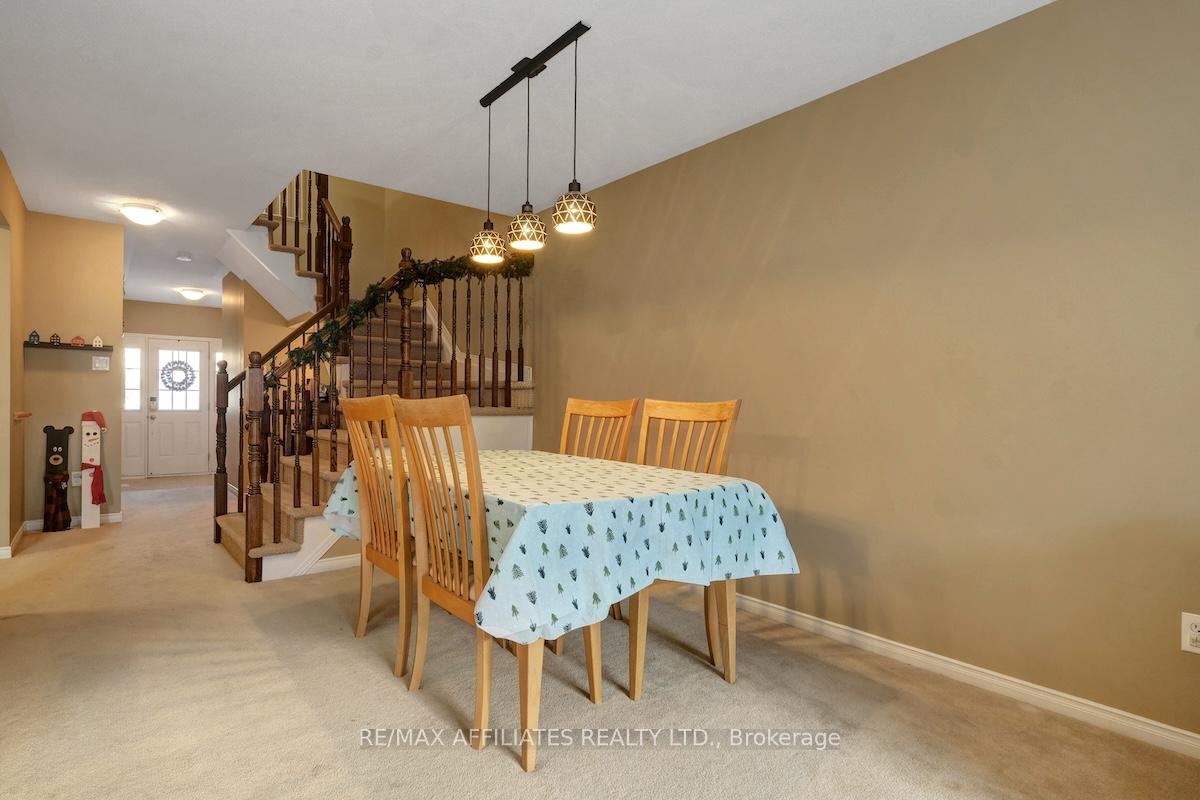 Photo 7 of 462 Templeford Avenue, Ottawa, Kanata - Emerald Meadows/Trailwest — HOMEH