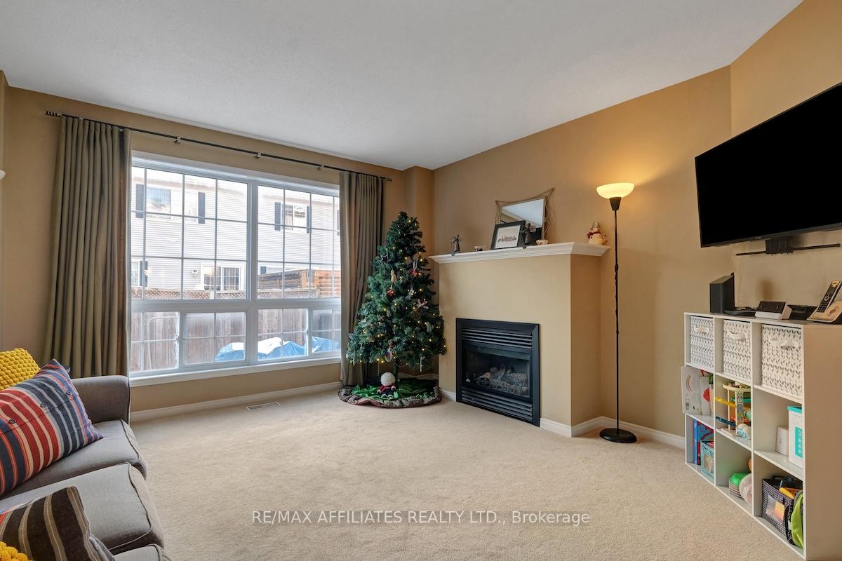 Photo 11 of 462 Templeford Avenue, Ottawa, Kanata - Emerald Meadows/Trailwest — HOMEH