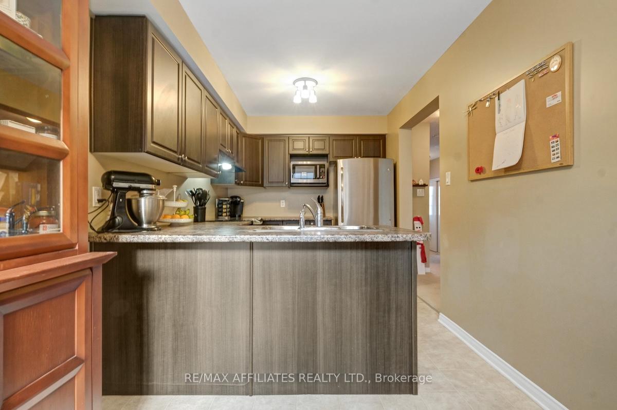 Photo 13 of 462 Templeford Avenue, Ottawa, Kanata - Emerald Meadows/Trailwest — HOMEH