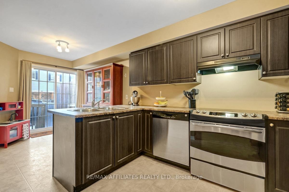 Photo 16 of 462 Templeford Avenue, Ottawa, Kanata - Emerald Meadows/Trailwest — HOMEH
