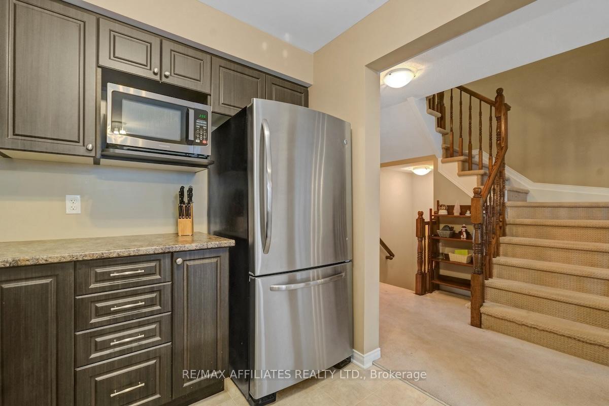 Photo 18 of 462 Templeford Avenue, Ottawa, Kanata - Emerald Meadows/Trailwest — HOMEH