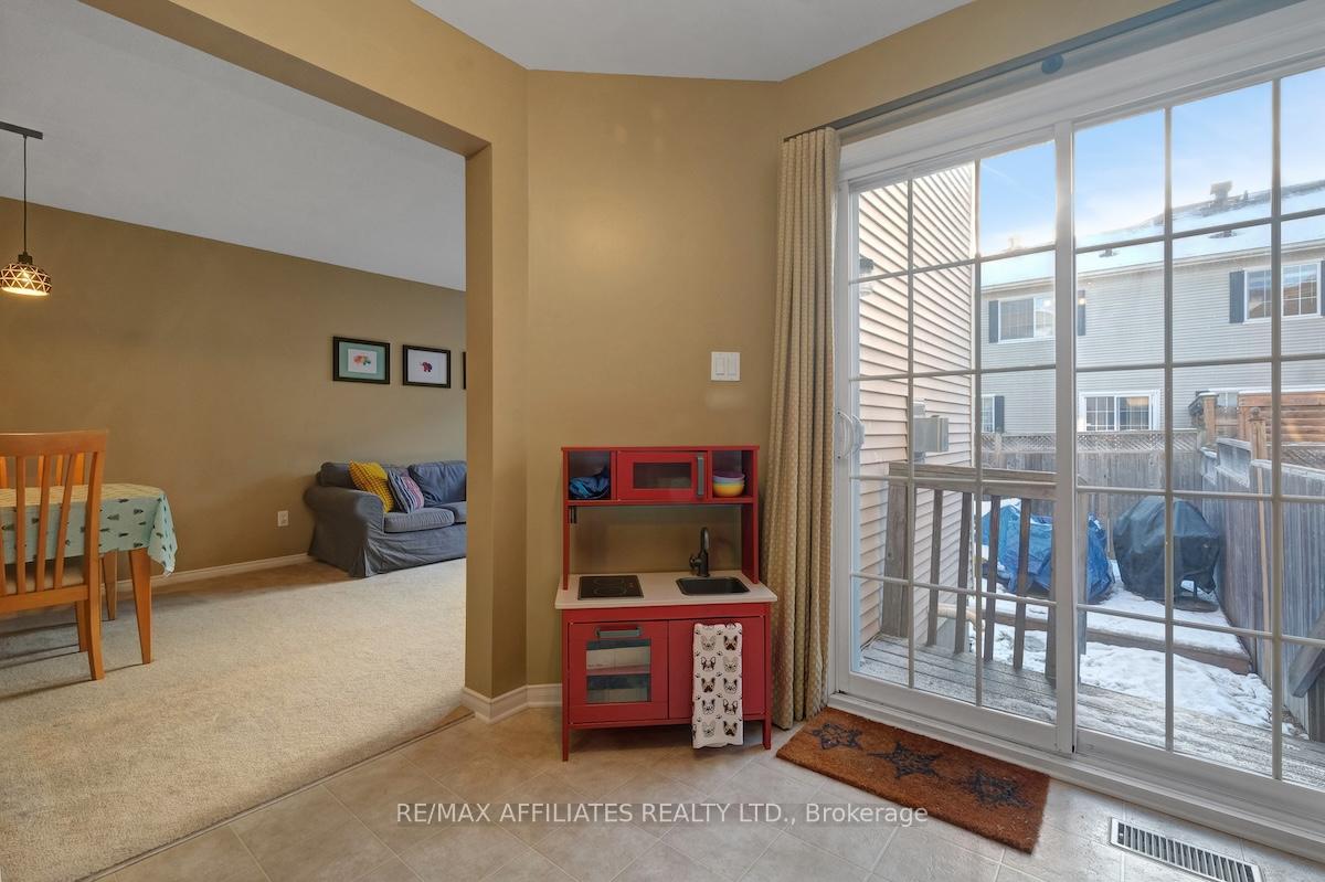 Photo 20 of 462 Templeford Avenue, Ottawa, Kanata - Emerald Meadows/Trailwest — HOMEH