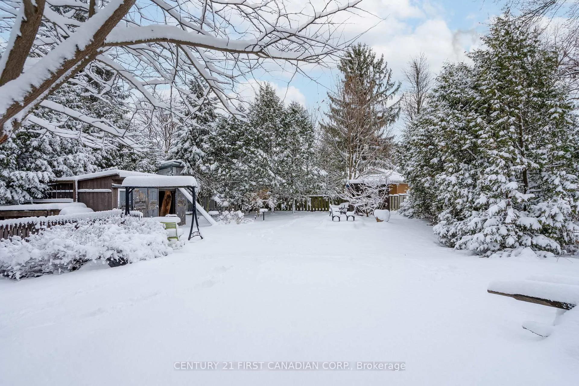 Photo 25 of 117 Alice Street, Lucan Biddulph, Lucan — HOMEH