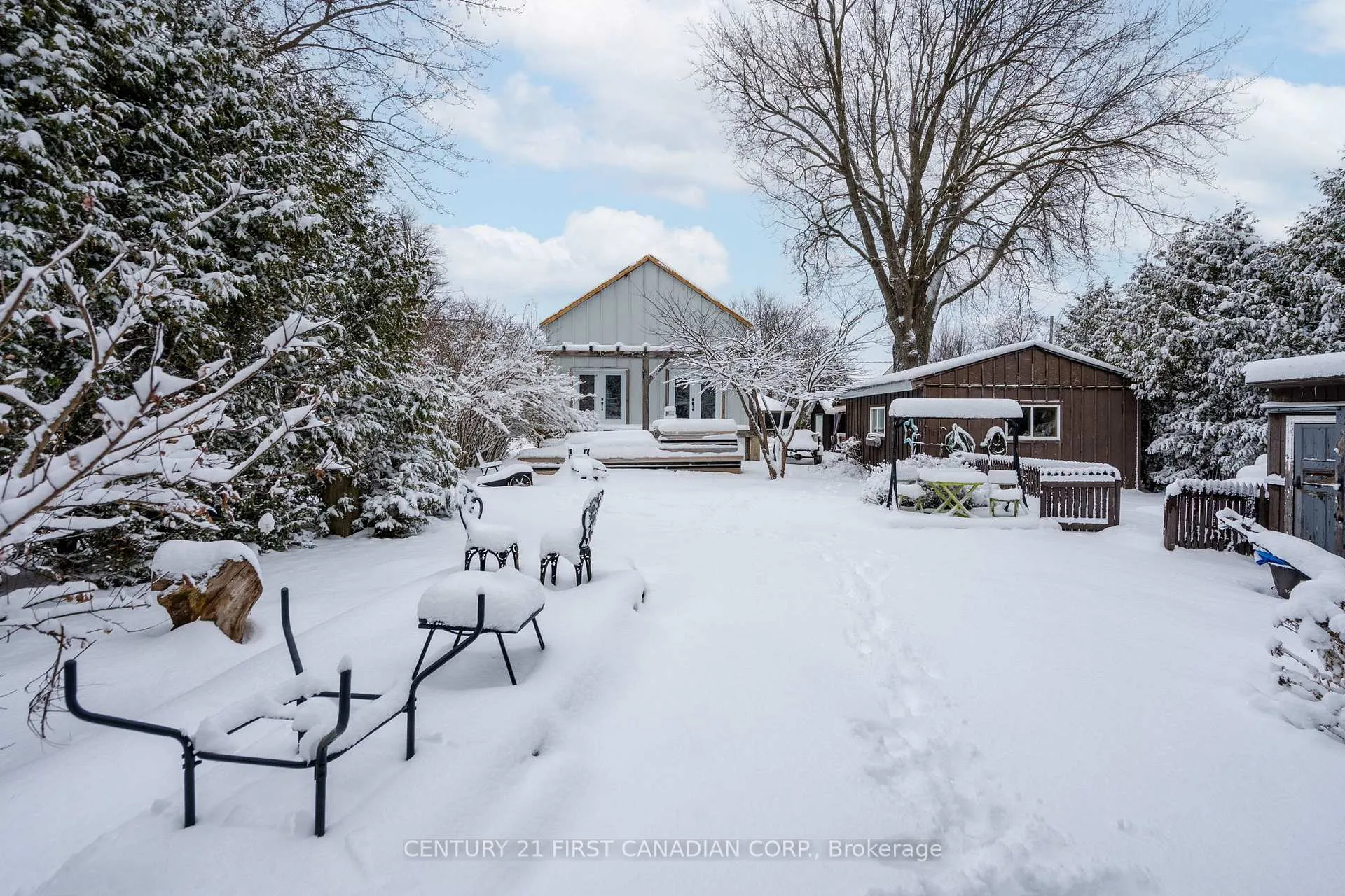 Photo 27 of 117 Alice Street, Lucan Biddulph, Lucan — HOMEH