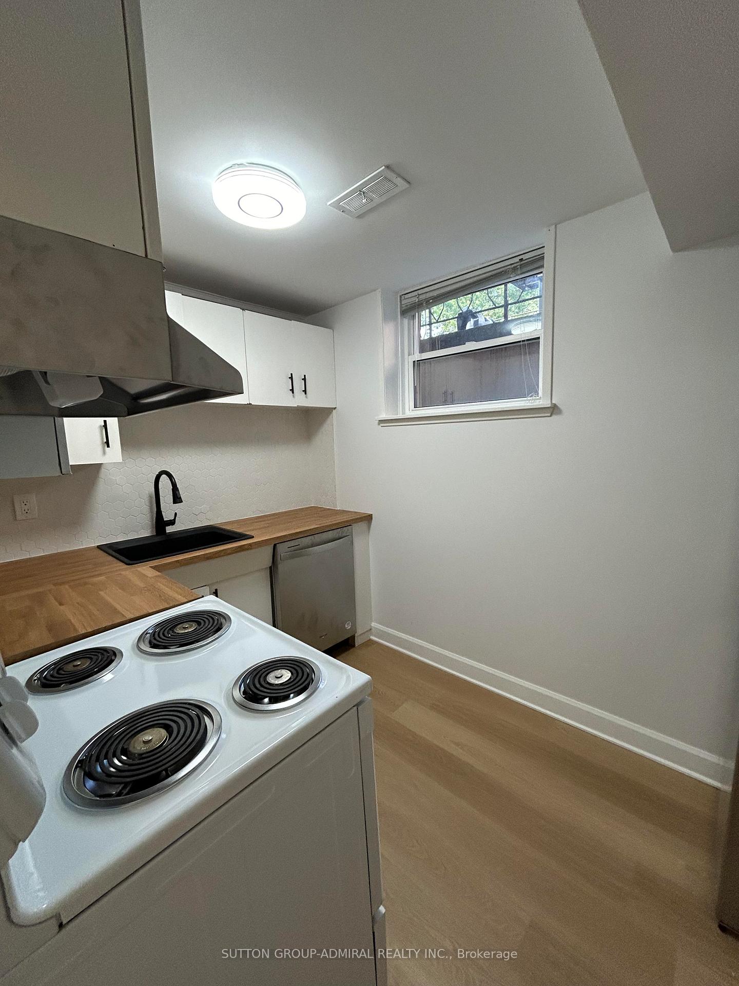 Photo 12 of Unit Lower, 289 Joicey Boulevard, Toronto, Bedford Park-Nortown — HOMEH