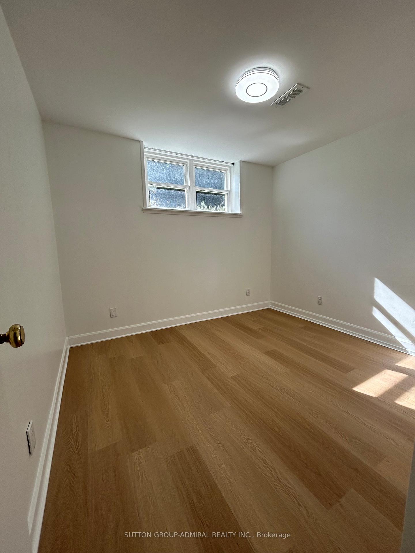 Photo 16 of Unit Lower, 289 Joicey Boulevard, Toronto, Bedford Park-Nortown — HOMEH