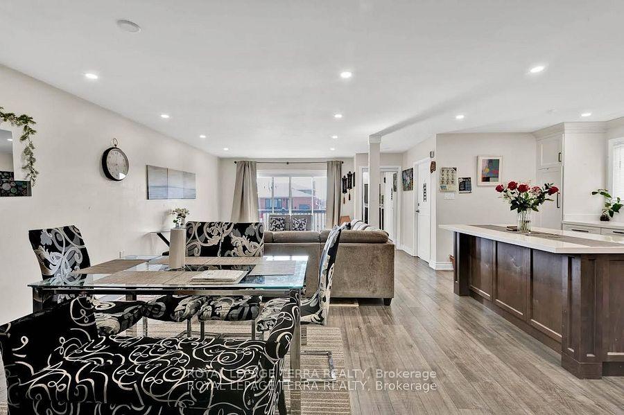 Photo 14 of Unit Upper, 50 Ashburn Crescent, Vaughan, East Woodbridge — HOMEH