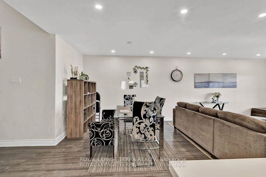 Photo 7 of Unit Upper, 50 Ashburn Crescent, Vaughan, East Woodbridge — HOMEH