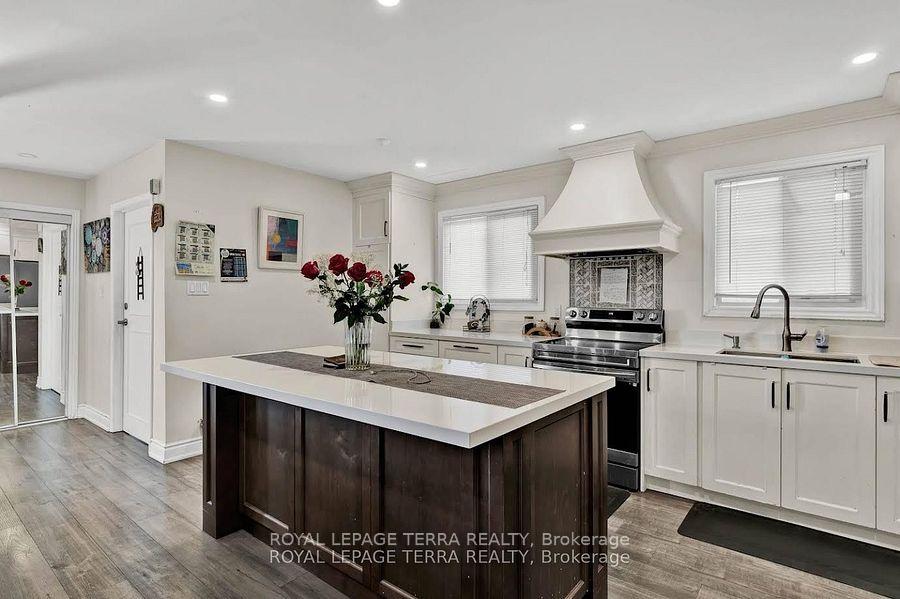 Photo 11 of Unit Upper, 50 Ashburn Crescent, Vaughan, East Woodbridge — HOMEH