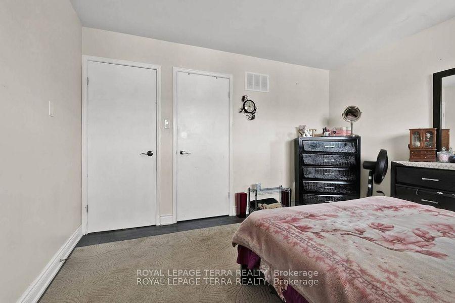 Photo 9 of Unit Upper, 50 Ashburn Crescent, Vaughan, East Woodbridge — HOMEH
