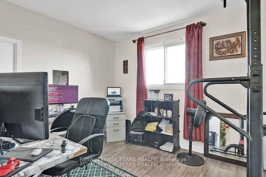 Photo 17 of Unit Upper, 50 Ashburn Crescent, Vaughan, East Woodbridge — HOMEH