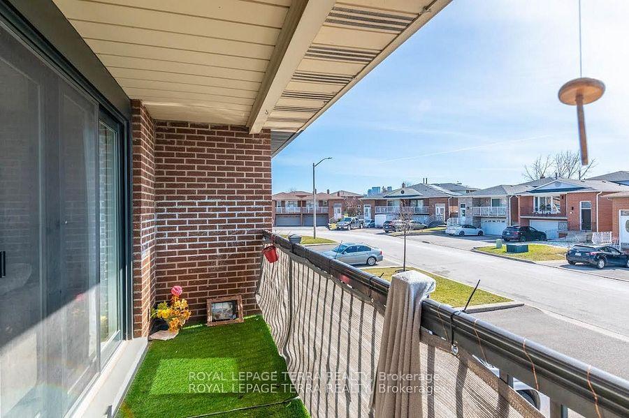 Photo 15 of Unit Upper, 50 Ashburn Crescent, Vaughan, East Woodbridge — HOMEH