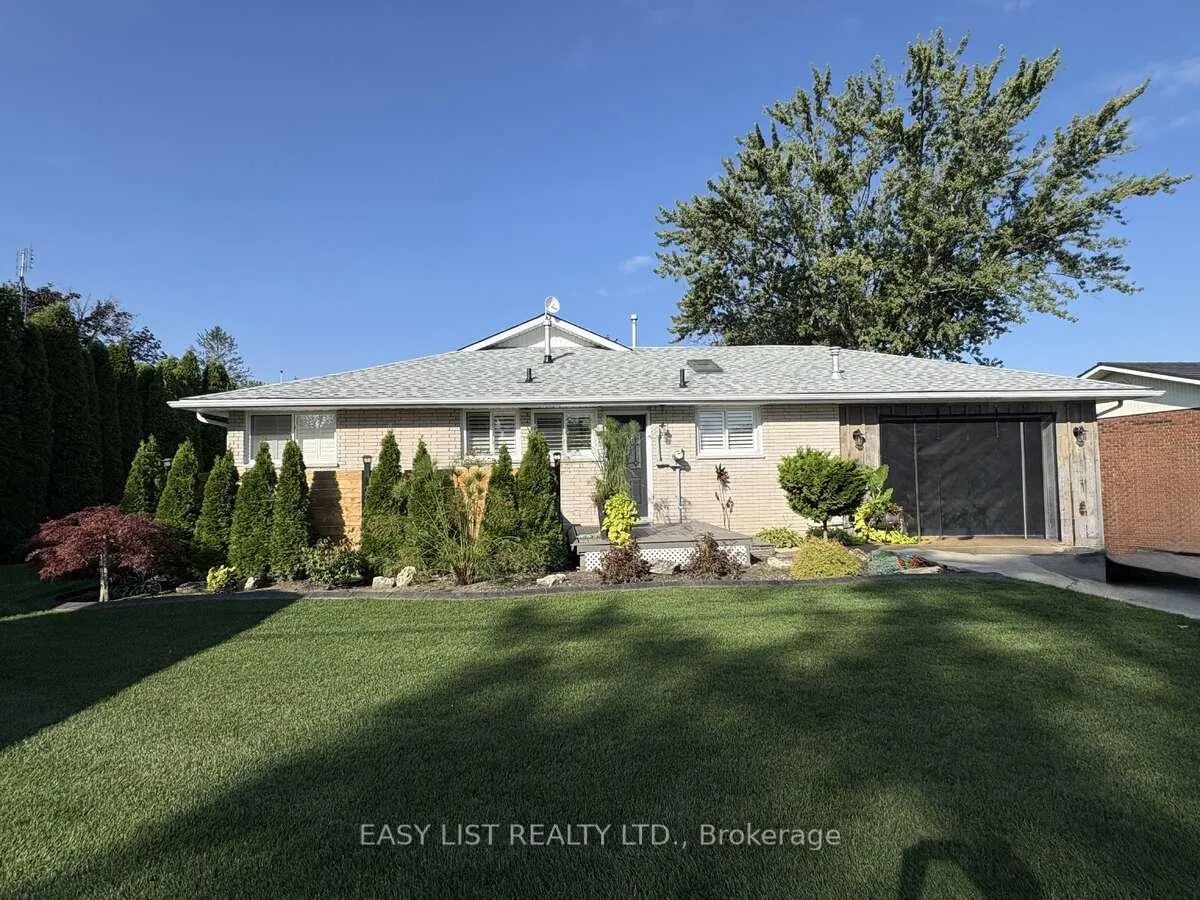 Photo 2 of 767 Reaume Drive, Lakeshore — HOMEH