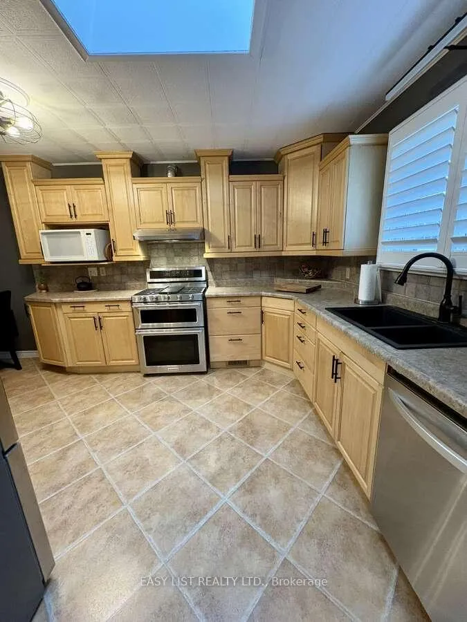 Photo 10 of 767 Reaume Drive, Lakeshore — HOMEH