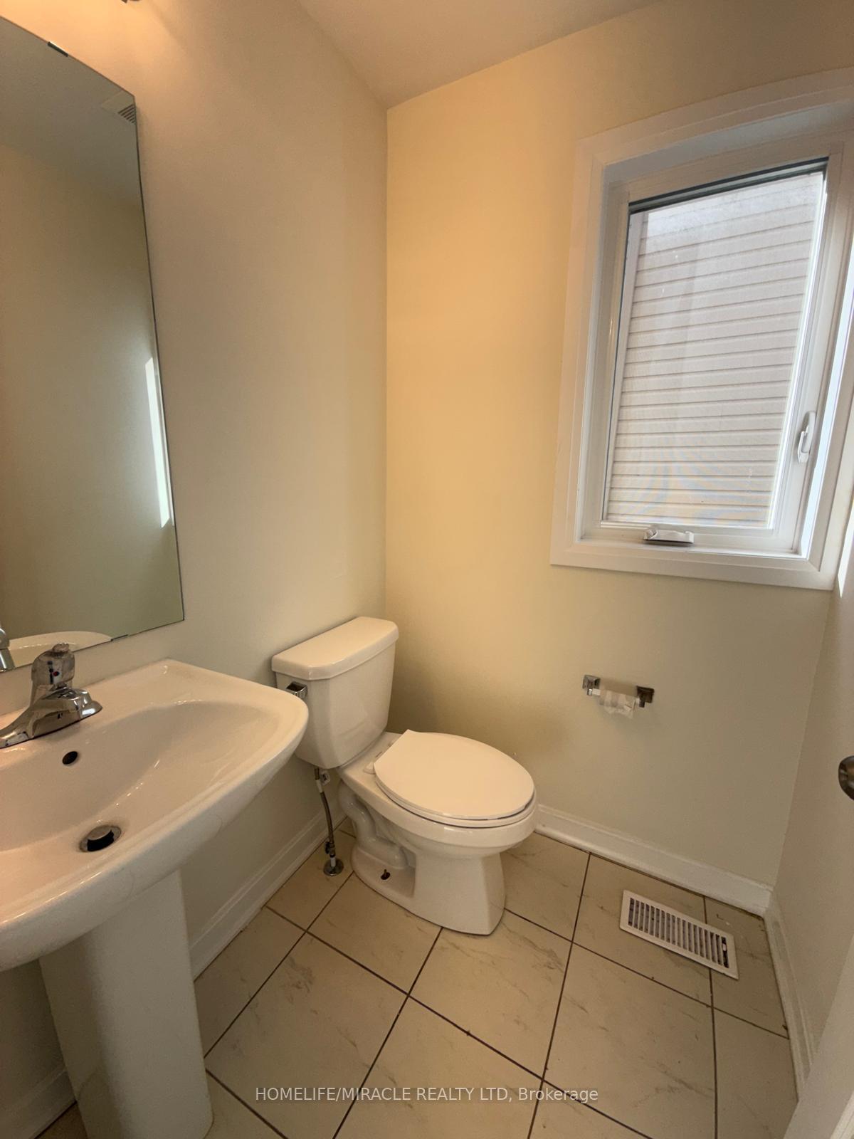 Photo 2 of 136 Gildersleeve Boulevard, Loyalist, Bath — HOMEH