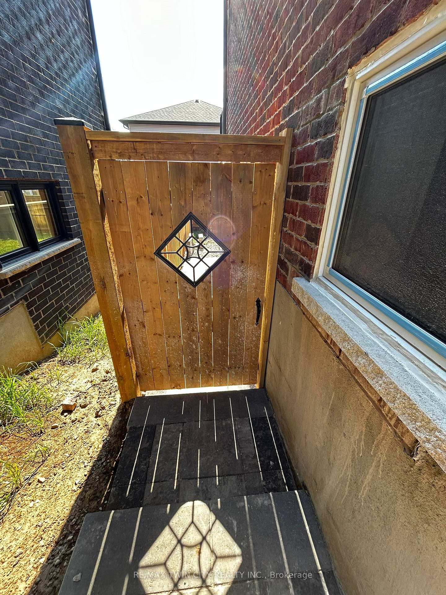 Photo 11 of 377 Chokecherry Crescent, Waterloo — HOMEH