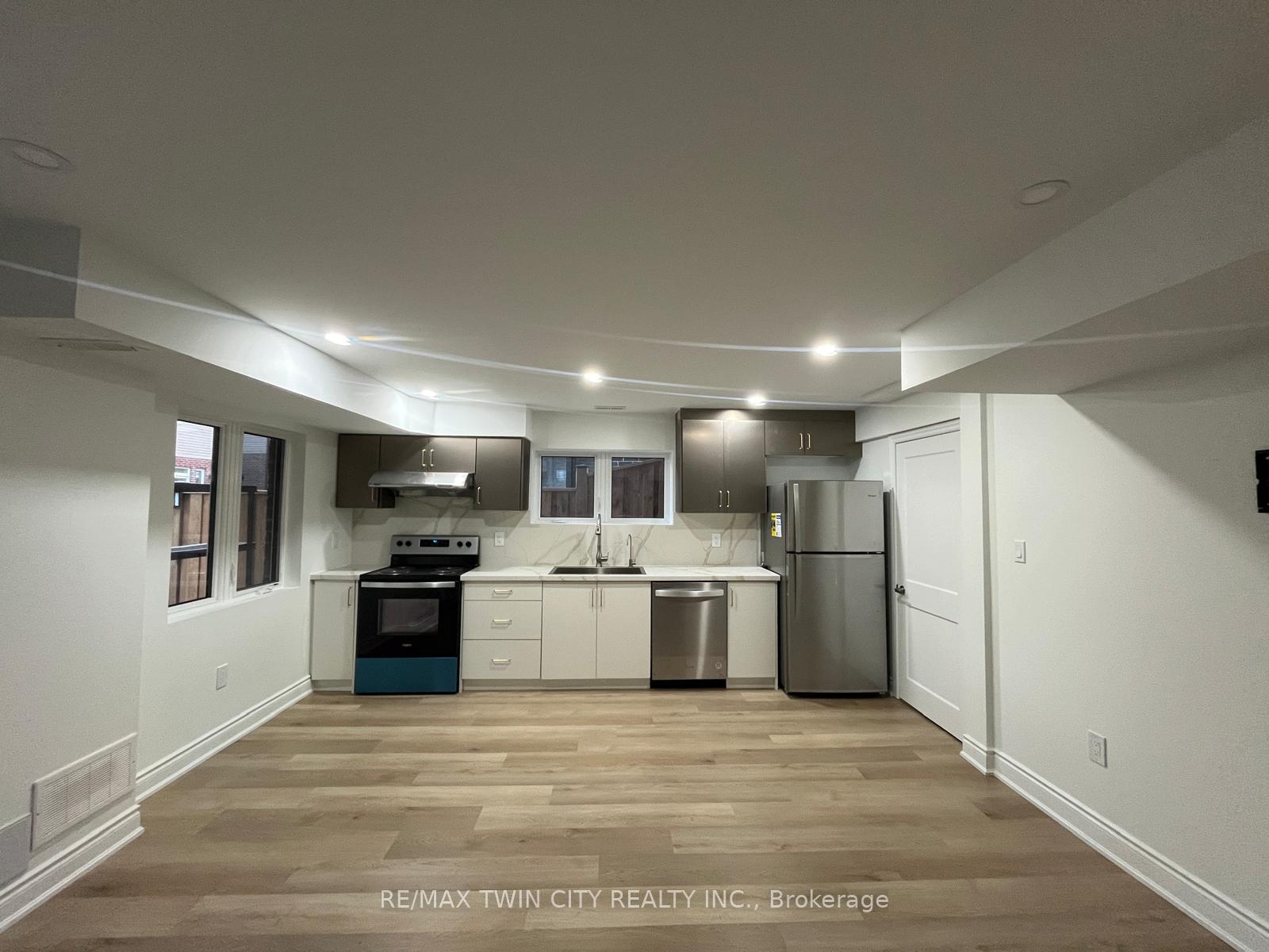 Photo 17 of 377 Chokecherry Crescent, Waterloo — HOMEH