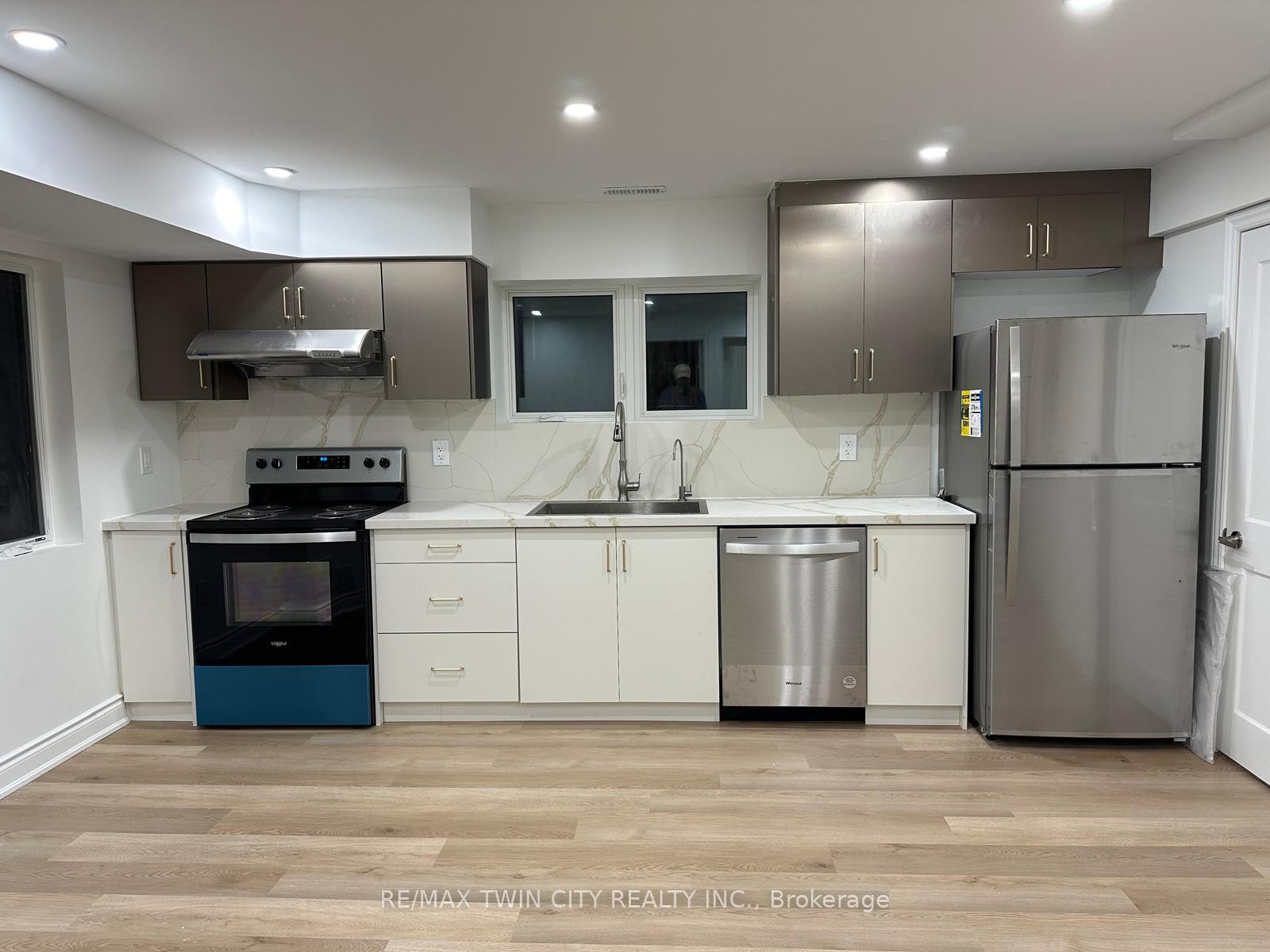 Photo 3 of 377 Chokecherry Crescent, Waterloo — HOMEH