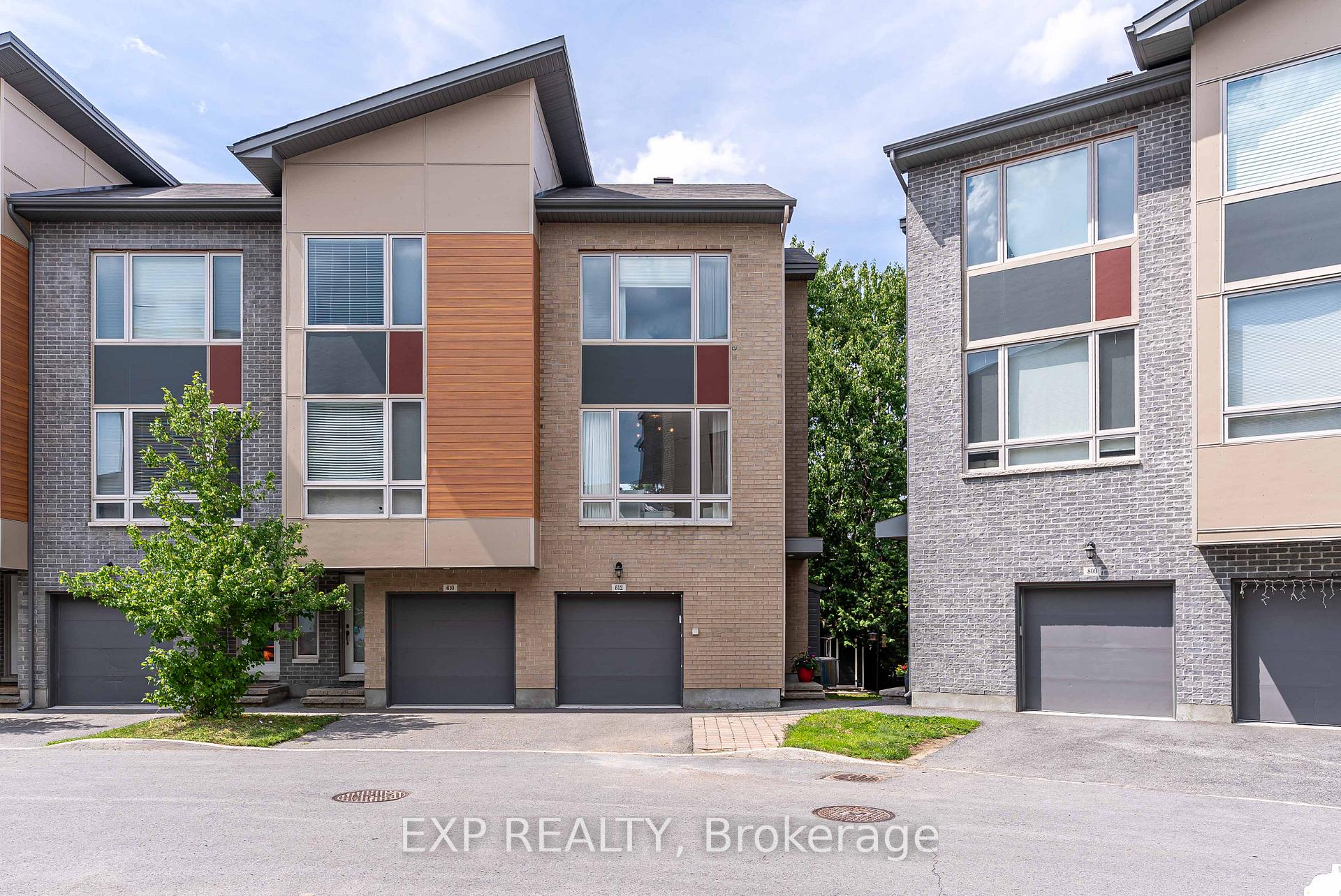 Front of 612 Terravita Private