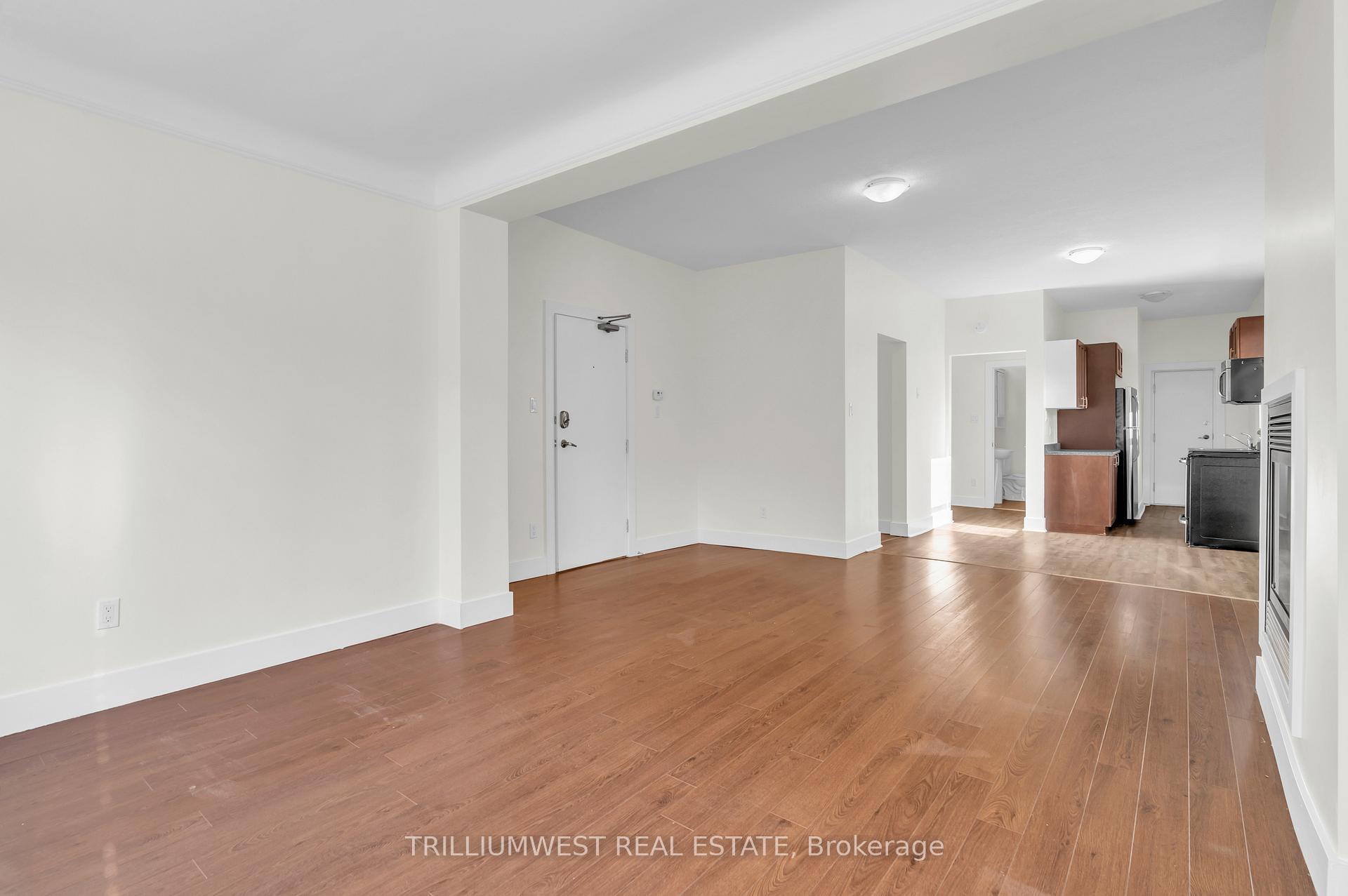 Photo 5 of Unit Unit B (Main), 98 Church Street, Kitchener — HOMEH
