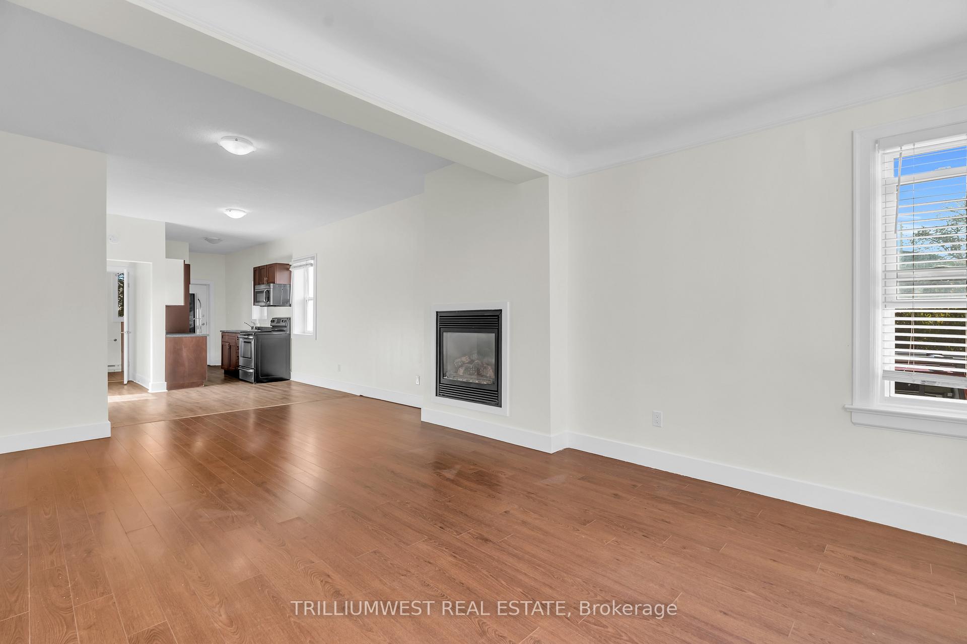 Photo 6 of Unit Unit B (Main), 98 Church Street, Kitchener — HOMEH