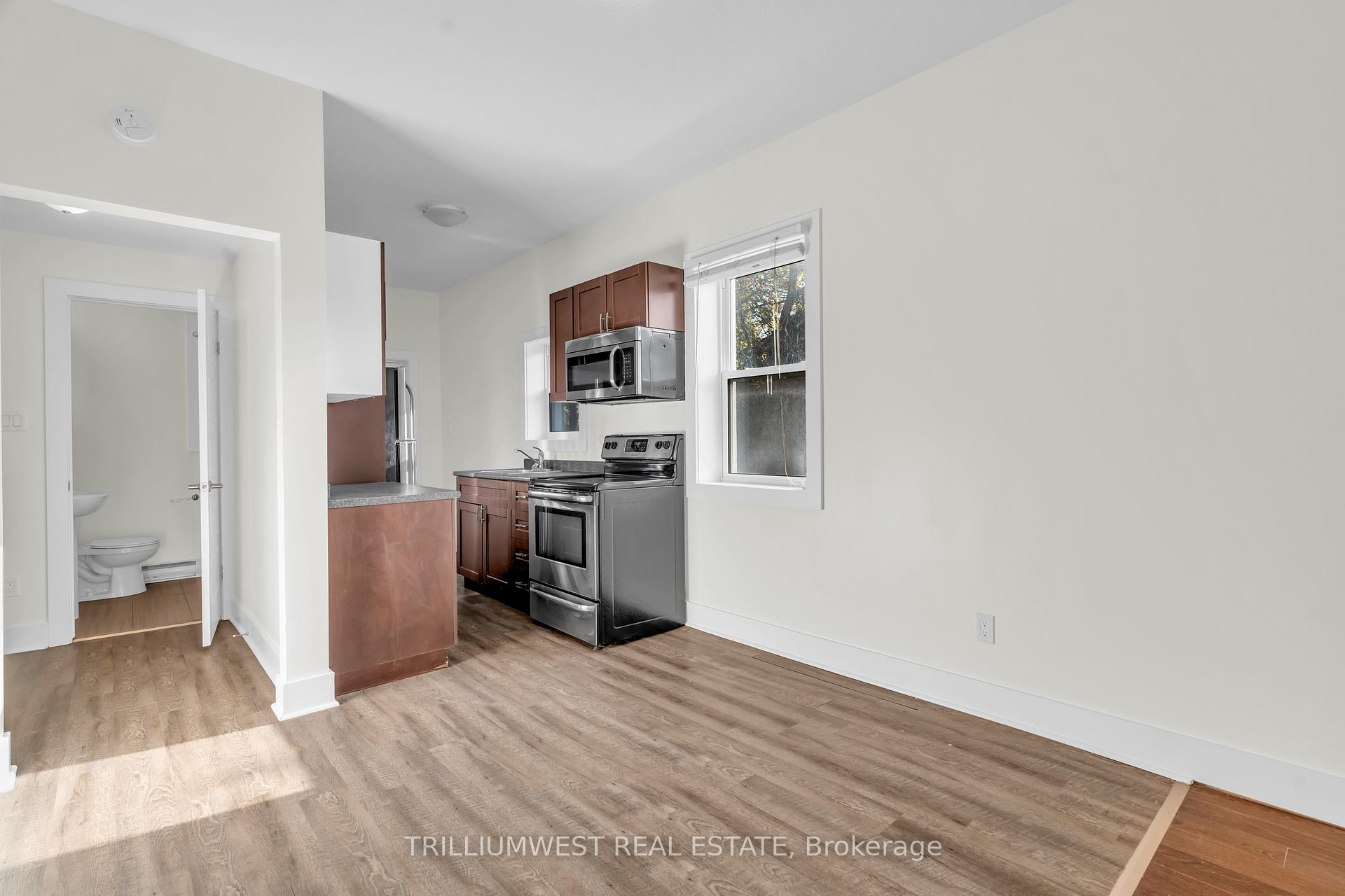 Photo 8 of Unit Unit B (Main), 98 Church Street, Kitchener — HOMEH
