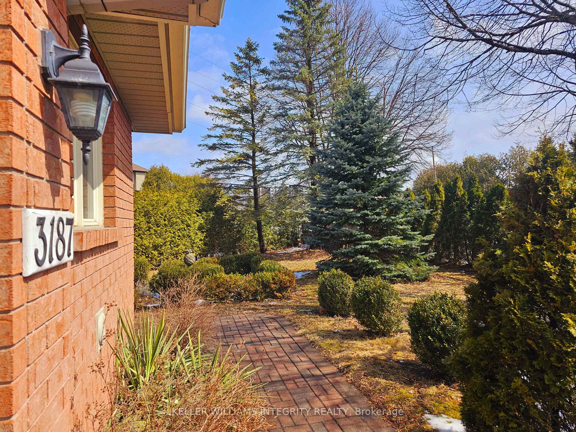Photo 3 of 3187 Uplands Drive, Ottawa, Hunt Club Woods — HOMEH