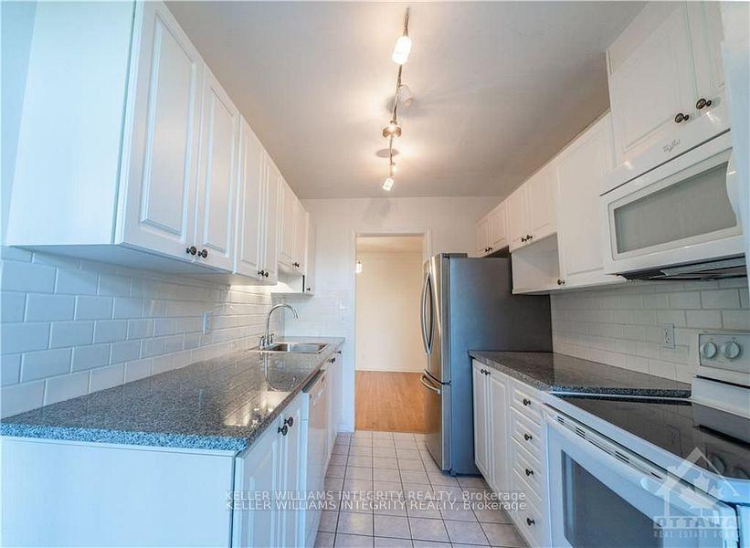 Photo 9 of 3187 Uplands Drive, Ottawa, Hunt Club Woods — HOMEH