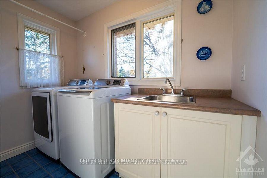 Photo 12 of 3187 Uplands Drive, Ottawa, Hunt Club Woods — HOMEH