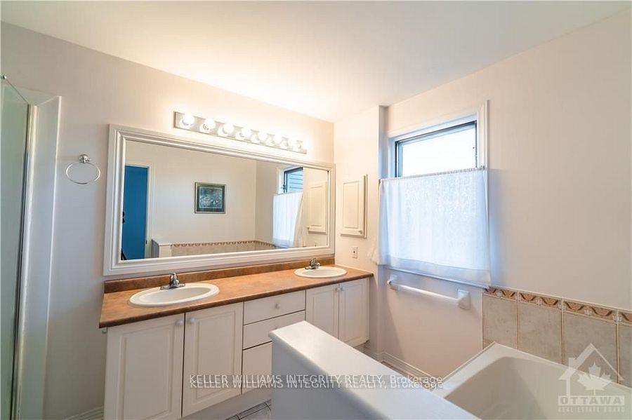 Photo 17 of 3187 Uplands Drive, Ottawa, Hunt Club Woods — HOMEH