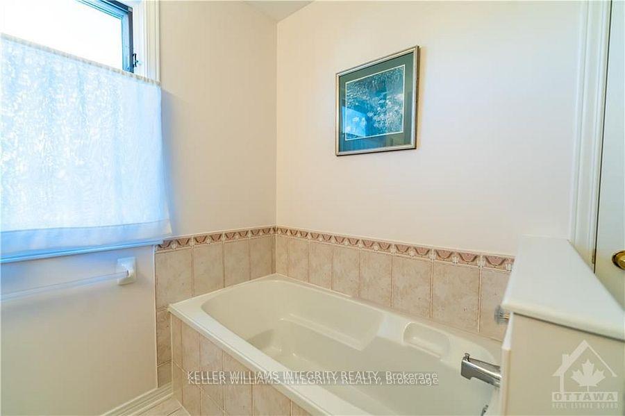 Photo 19 of 3187 Uplands Drive, Ottawa, Hunt Club Woods — HOMEH
