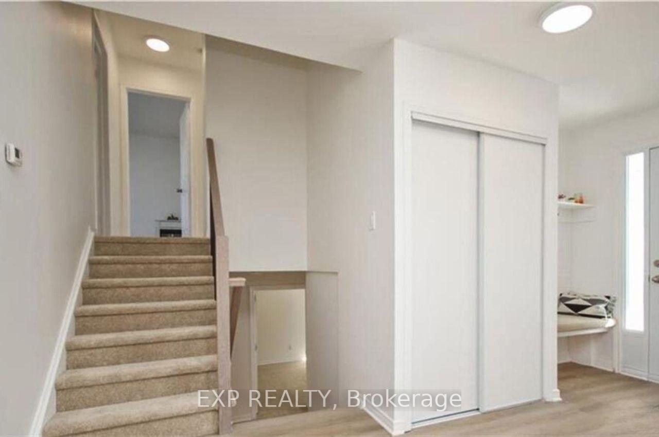 Photo 10 of 3380 Clearwater Crescent, Ottawa, South Keys — HOMEH