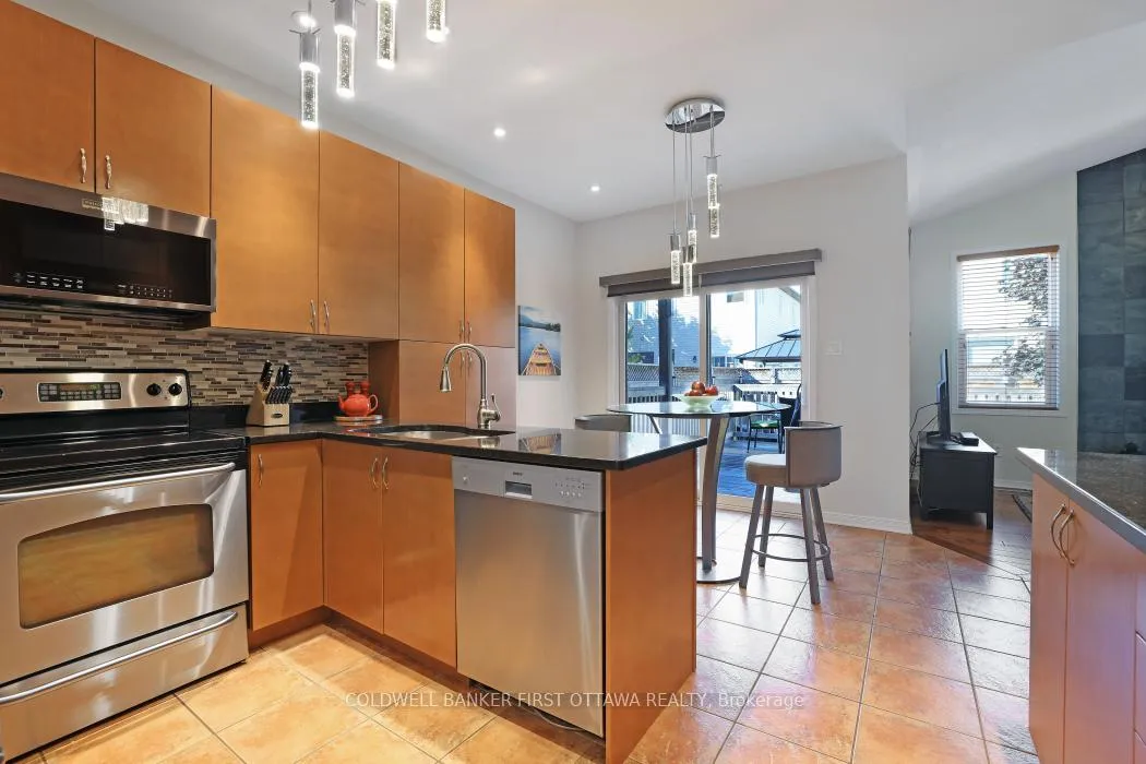 Photo 13 of 104 Streamside Crescent, Ottawa, Kanata - Morgan's Grant/South March — HOMEH