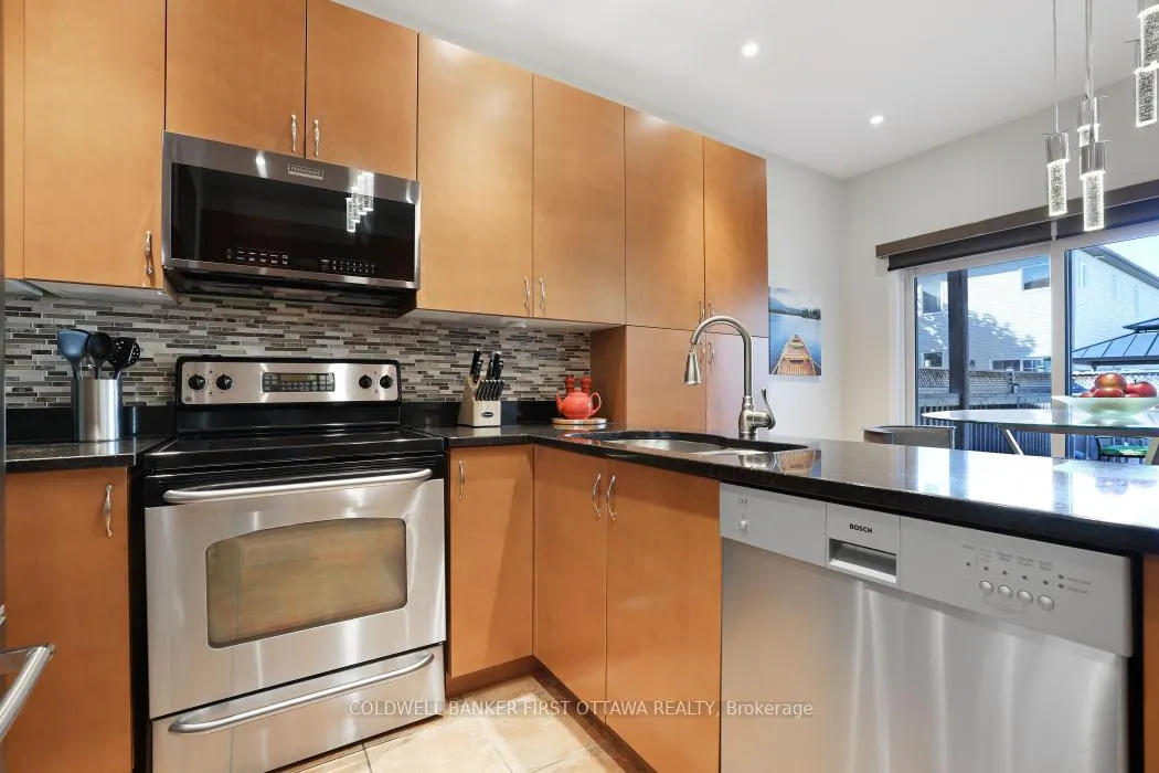 Photo 16 of 104 Streamside Crescent, Ottawa, Kanata - Morgan's Grant/South March — HOMEH