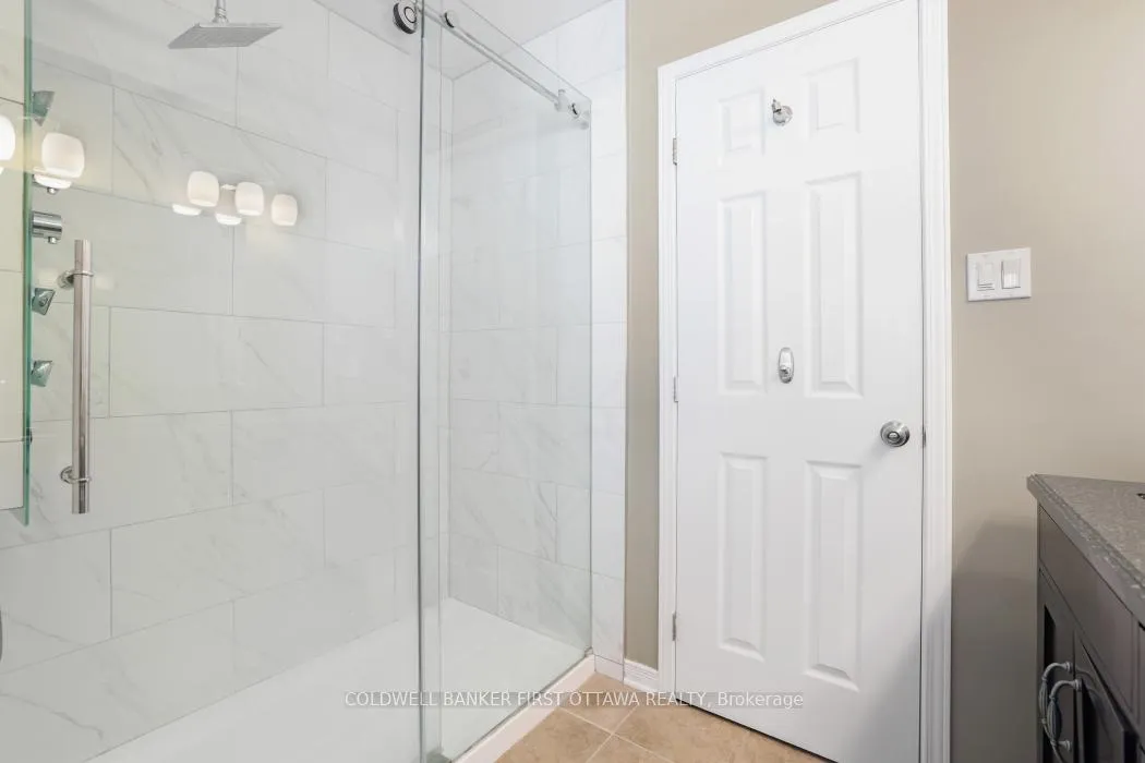 Photo 33 of 104 Streamside Crescent, Ottawa, Kanata - Morgan's Grant/South March — HOMEH