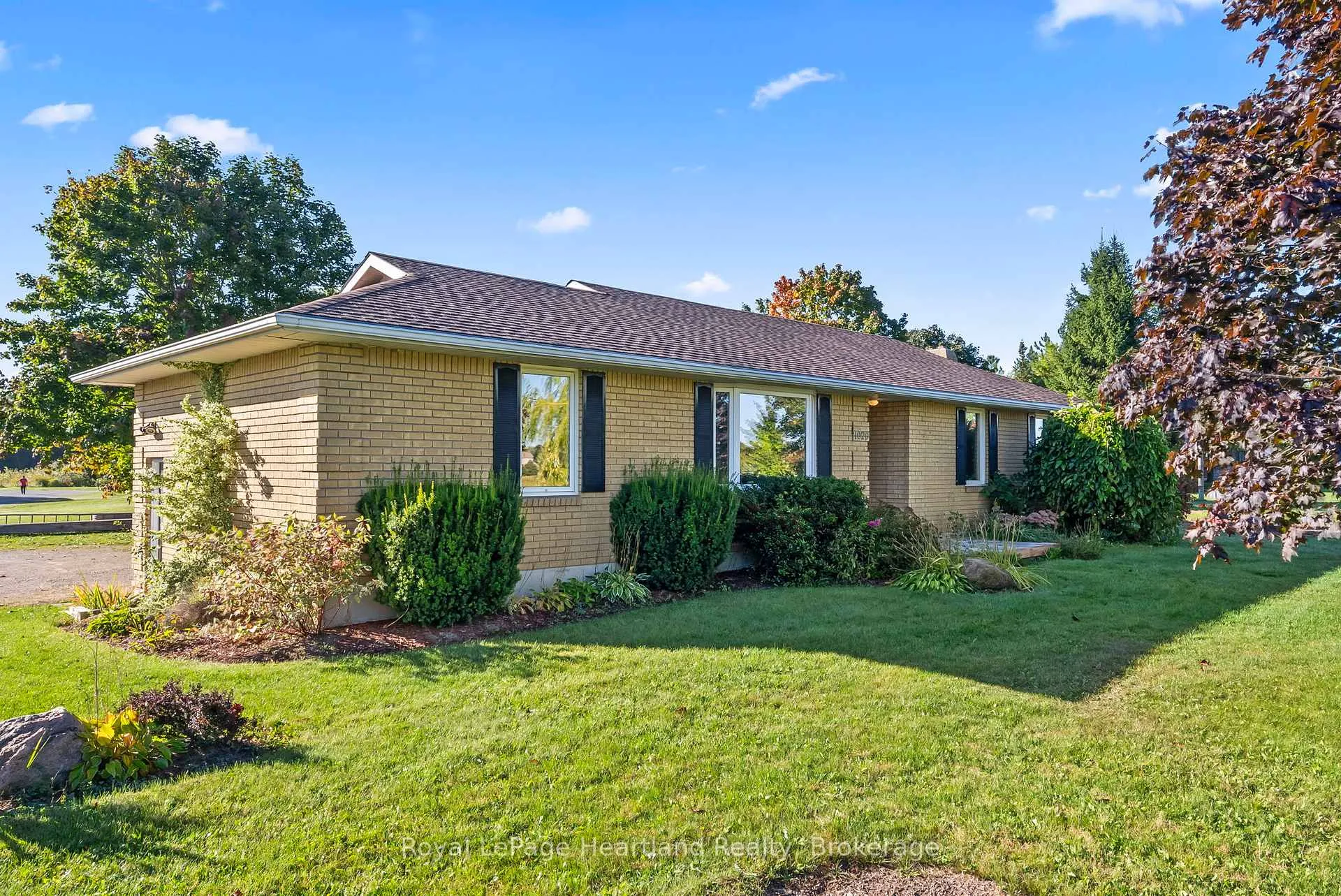 Photo 3 of 1020 Main Street, Howick — HOMEH