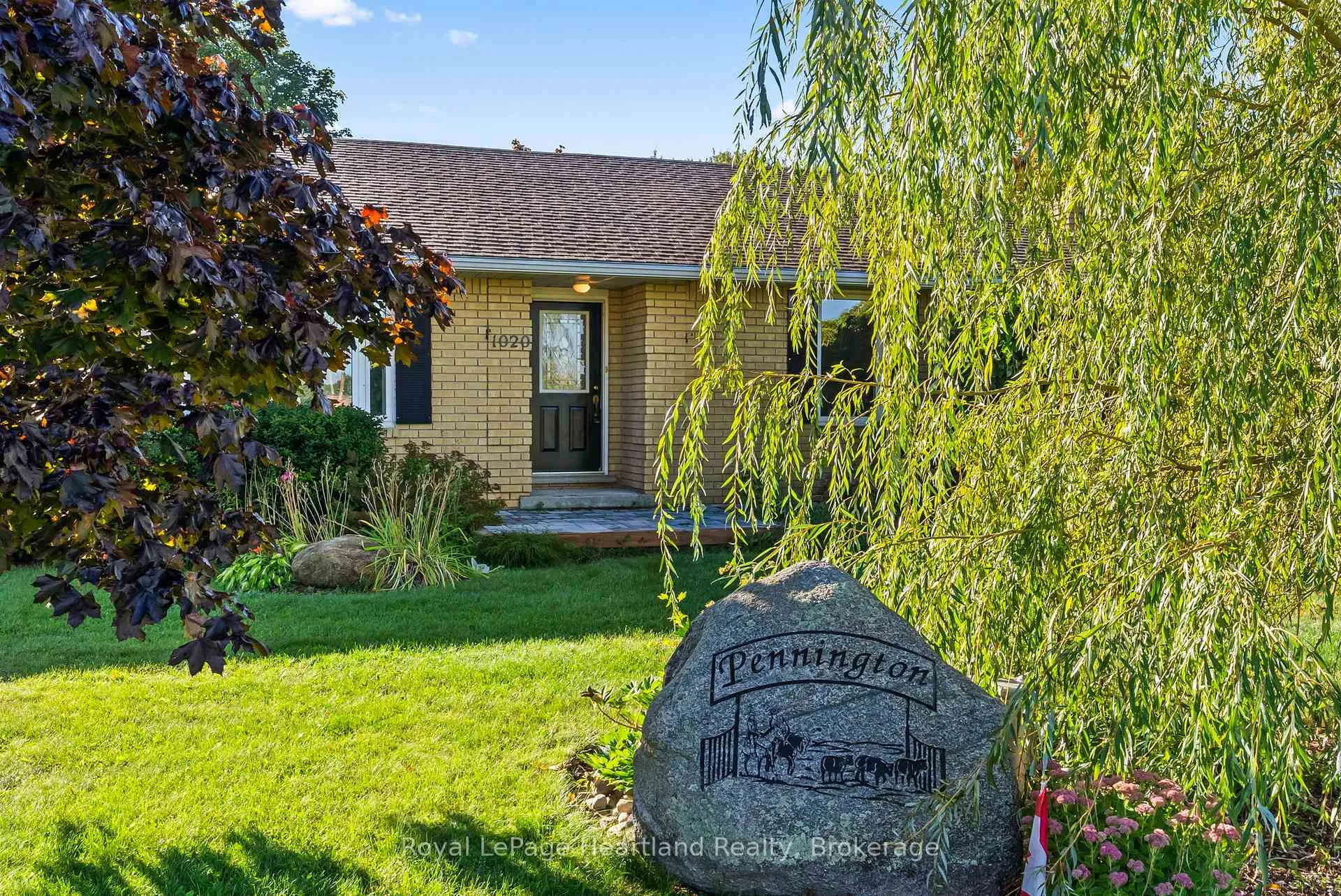 Photo 5 of 1020 Main Street, Howick — HOMEH