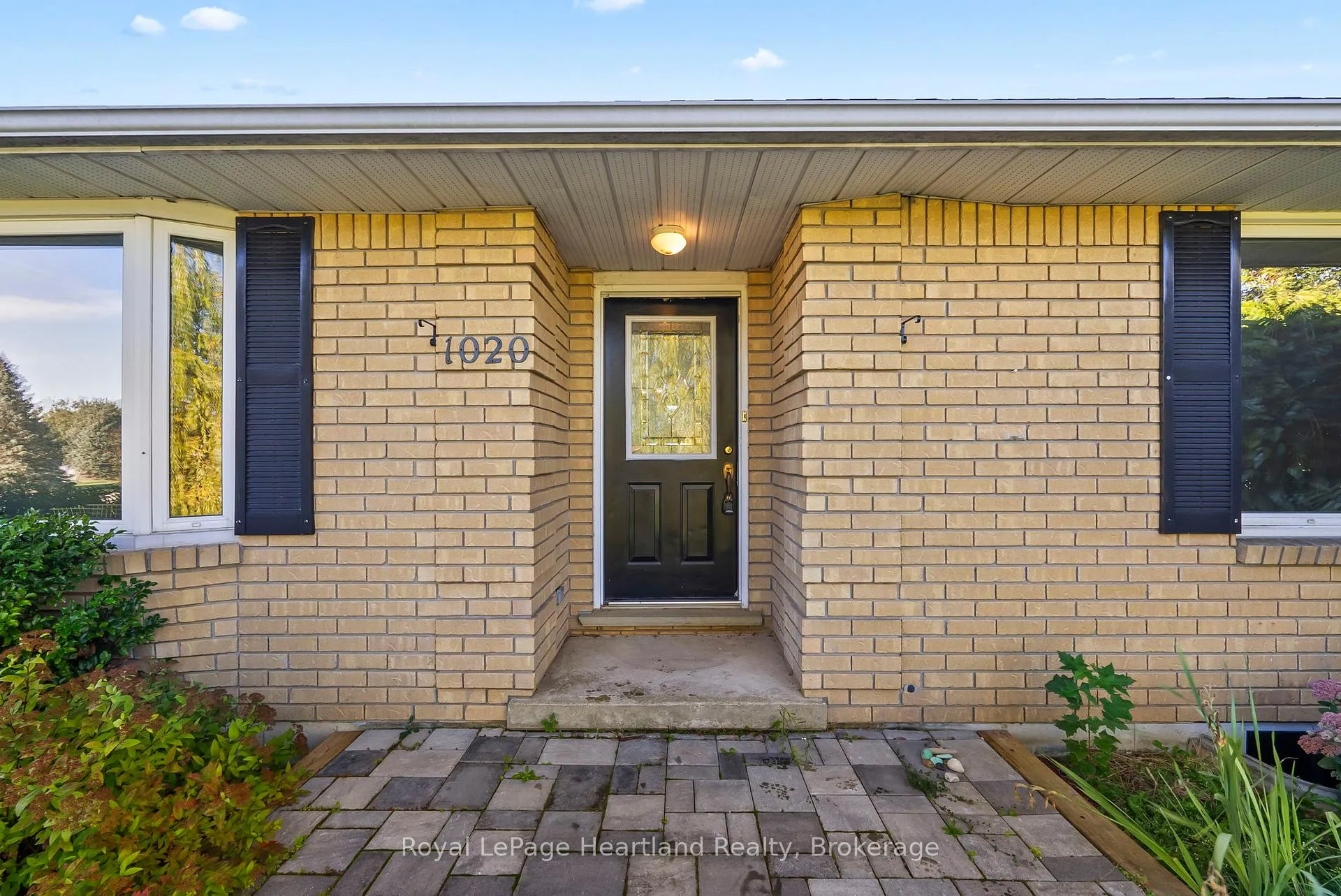 Photo 6 of 1020 Main Street, Howick — HOMEH