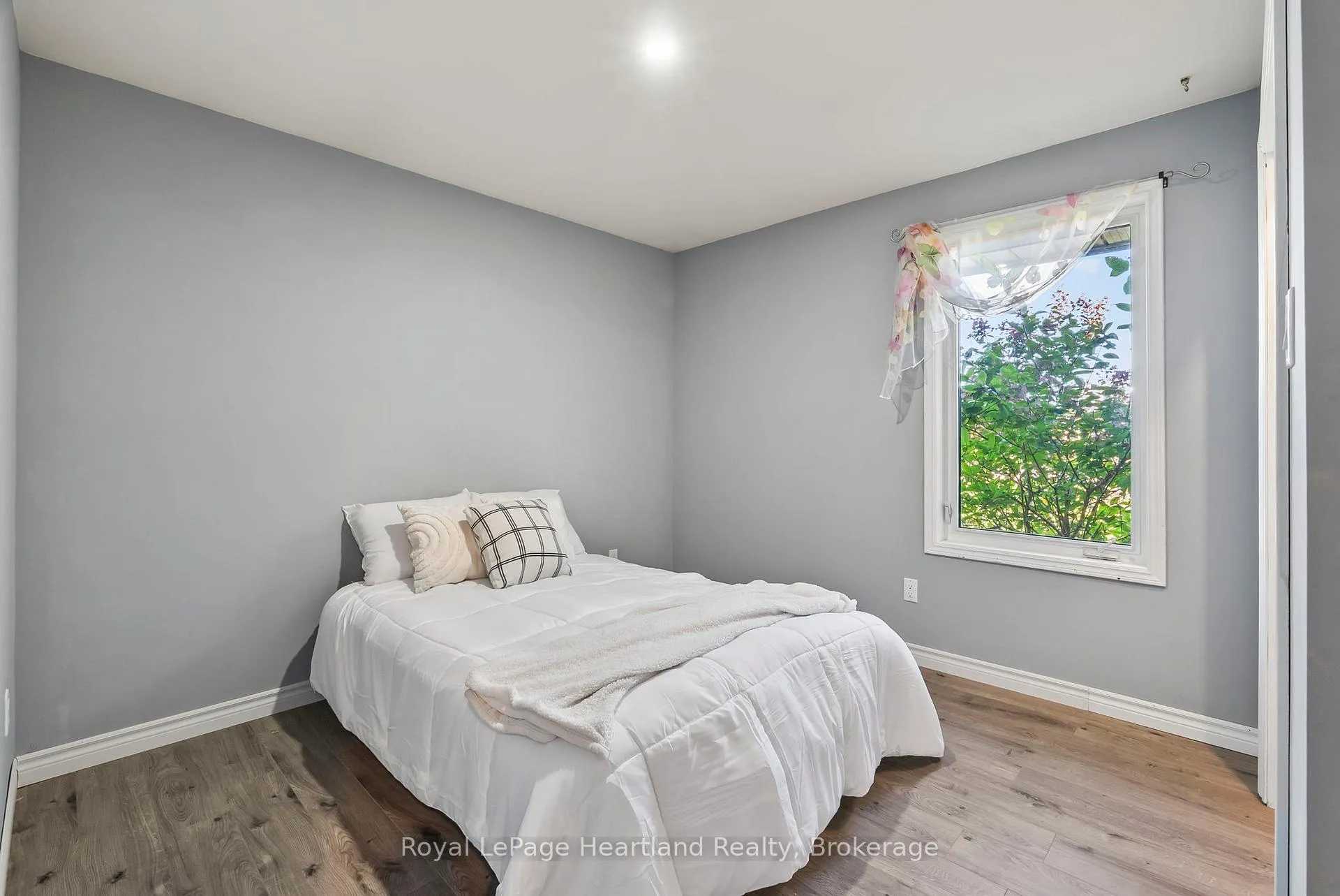 Photo 21 of 1020 Main Street, Howick — HOMEH