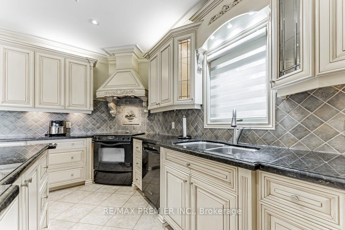Photo 12 of 21 Knudson Lane, Vaughan, East Woodbridge — HOMEH
