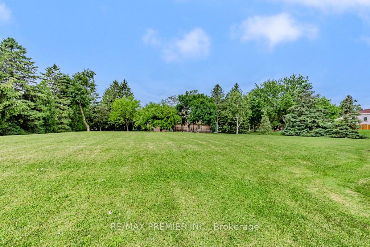 Photo 33 of 21 Knudson Lane, Vaughan, East Woodbridge — HOMEH